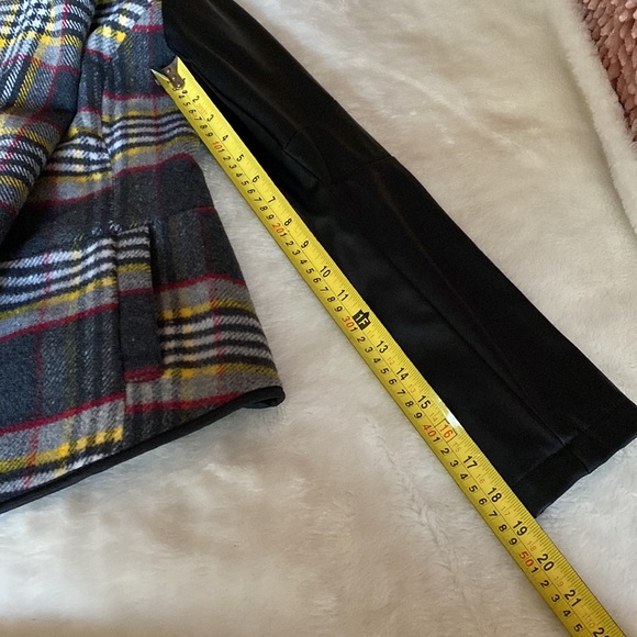 EUC New York YOKI Outerwear Collection Plaid Jacket with Faux Leather Sleeves - Picture 9 of 15